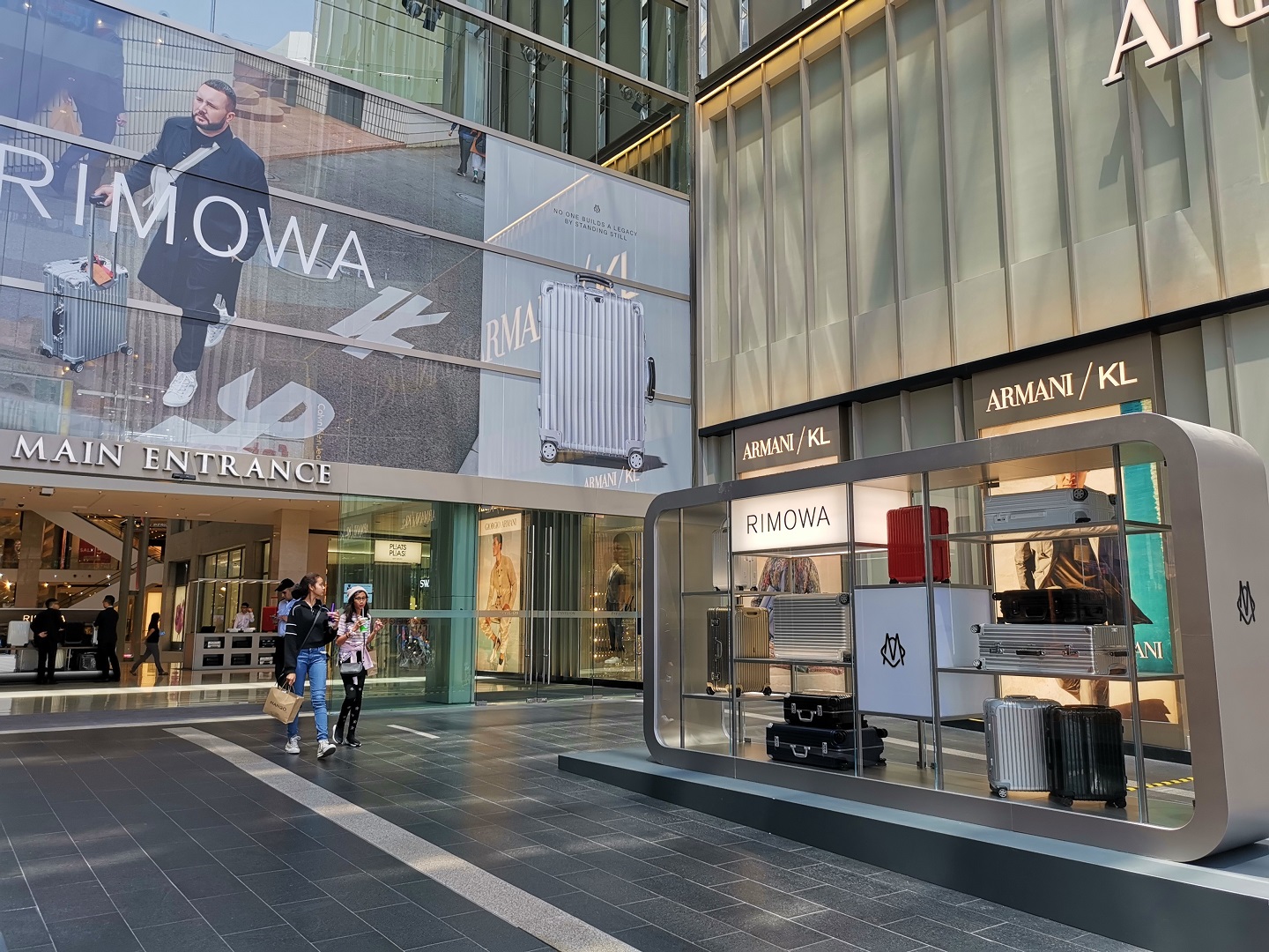 rimowa outlet store