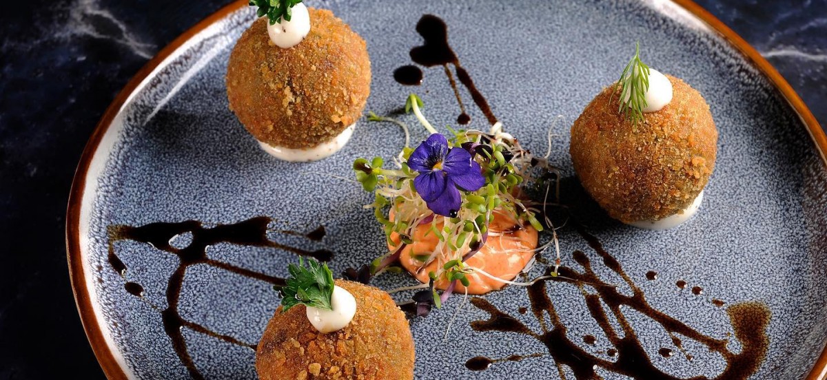 Restaurante Mediterráneo Bogotá ofrece deliciosos platos españoles con una atractiva lista de vinos